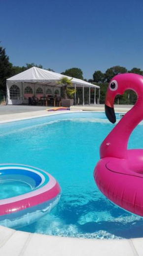Hotels in Villebret